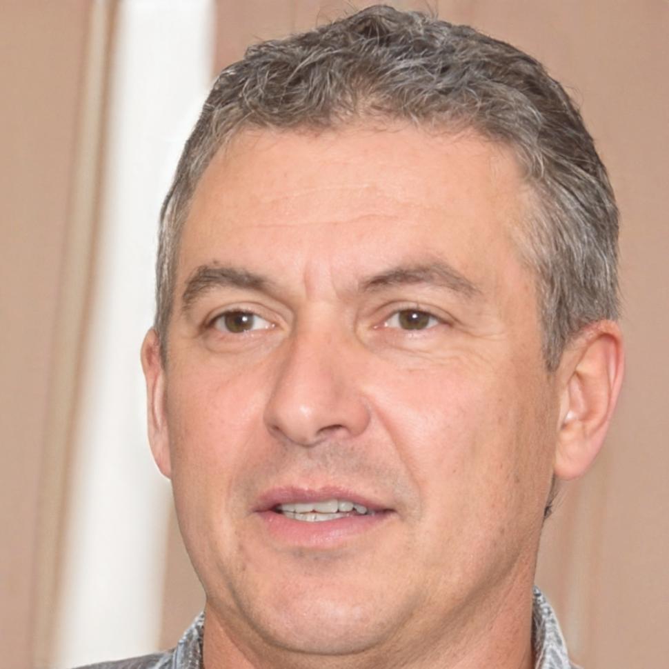 Portrait of budgeting expert instructor Felix Rothwell